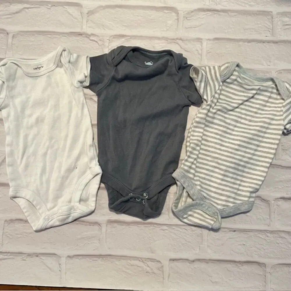 Newborn to 3M Baby Girl Gerber's Carter's Lot of 9 Clothes